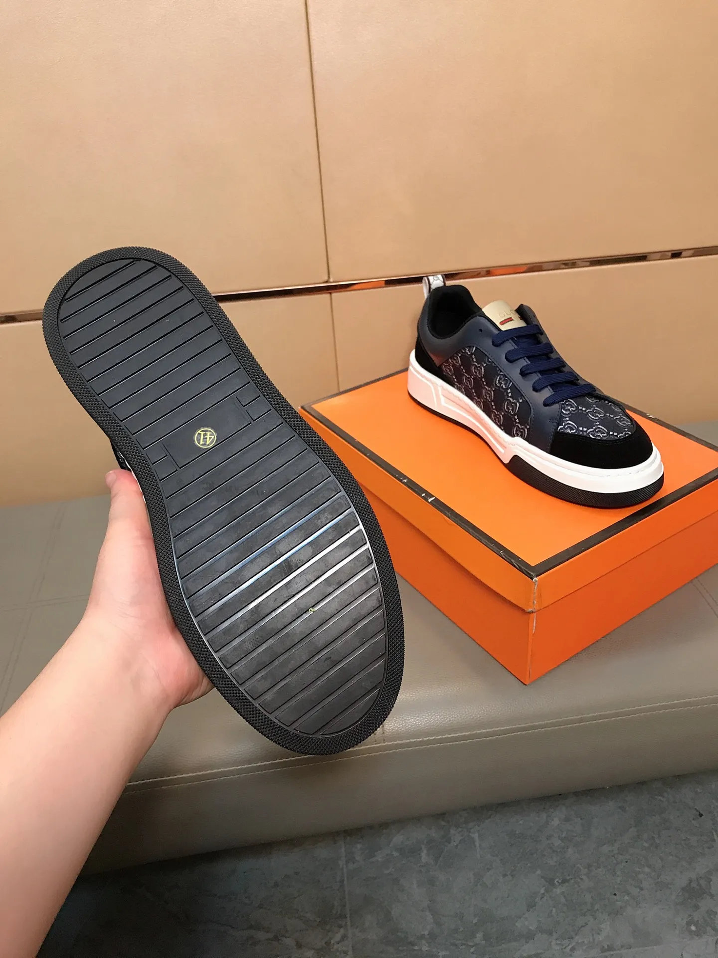 Ex-factory price 400 ⌚️⌚️[GUCCI] Gucci men’s casual shoes are absolutely popular 🔥The ultimate matching item for trendy men! Irresistible charm of super texture, the main recommendation, the upper is made of high-quality cowhide + printed fabric, sheep lining feet, wear-resistant rubber sole, noble and elegant! Extremely comfortable🎁🎁You can be as handsome as you want💪 Size 38-44!